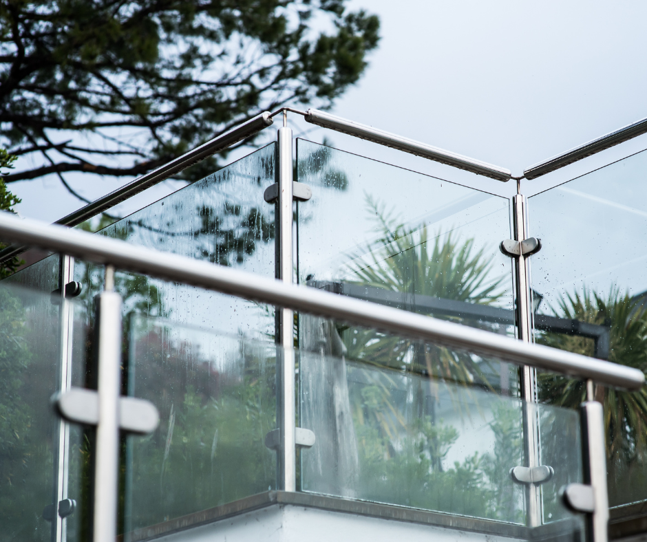 aluminium railing with glass